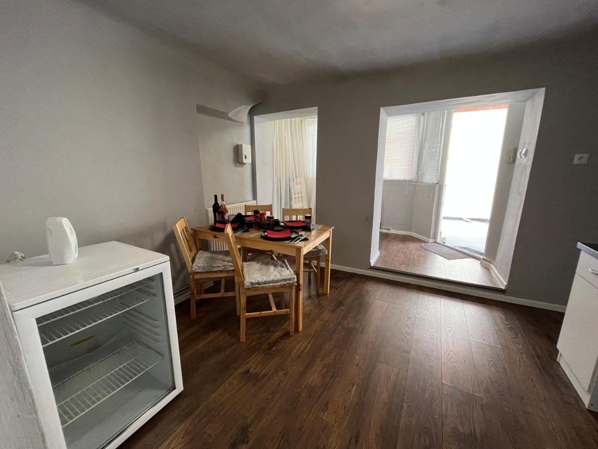 Grey House Apartment บราชอฟ ภายนอก รูปภาพ