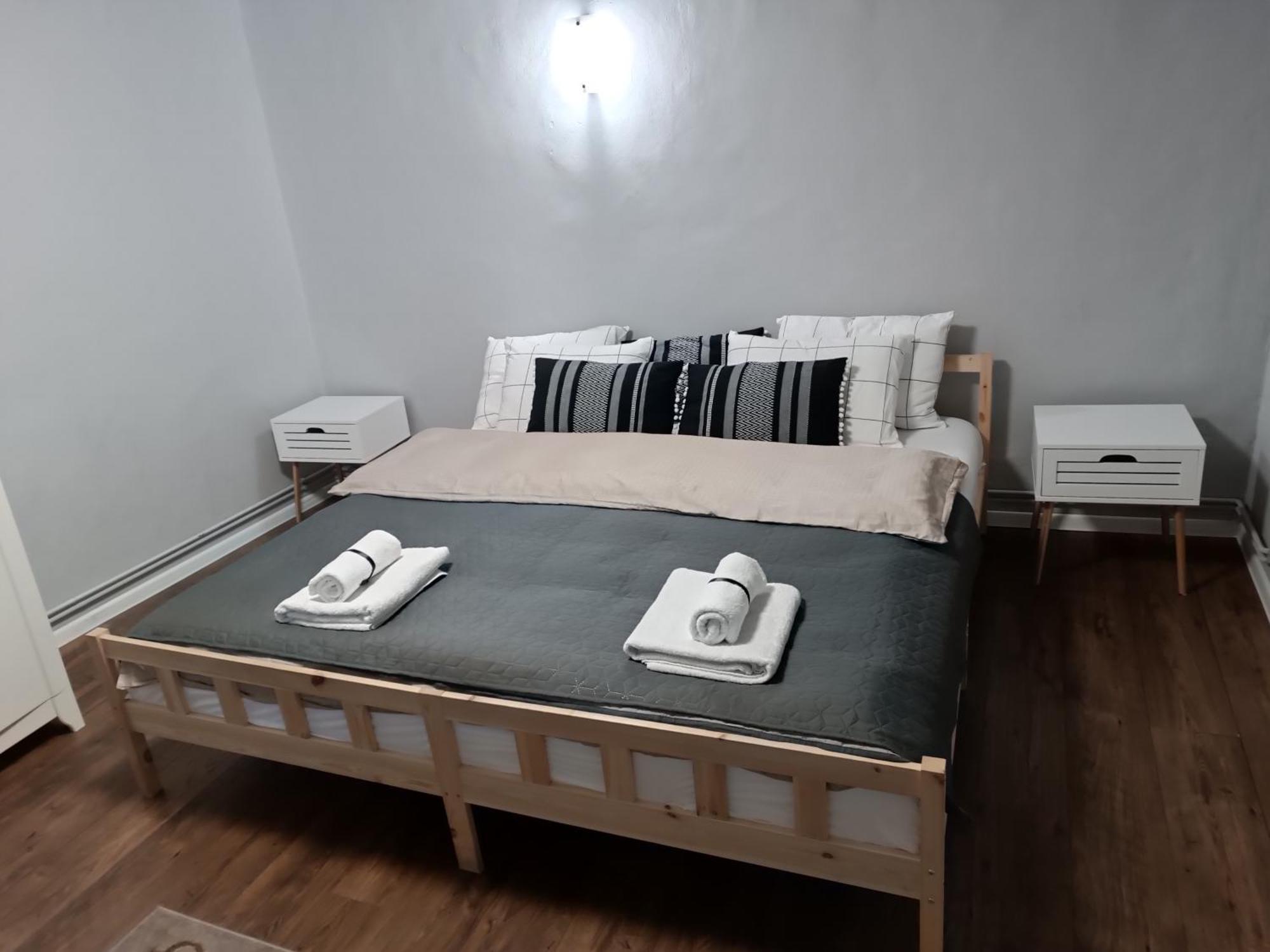 Grey House Apartment บราชอฟ ภายนอก รูปภาพ